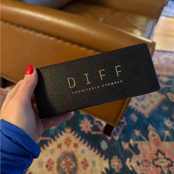 Diff Lily Black Pink Mirror Sunglasses - diff lily MB-PK24P - Picture 4 of 6